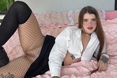 Привет, давай, как обычно 😏 Еби до оргазма сводную сестричку