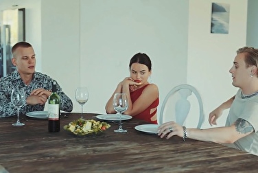 Киска чужой невесты всегда охуеннее. Заебись, что брат уезжает